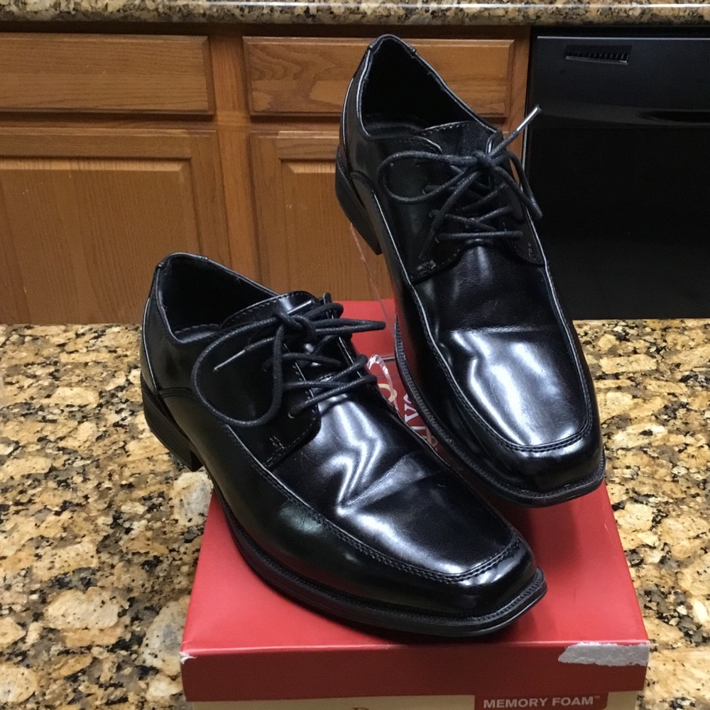 Dexter Comfort Boys Memory Foam Dress Shoes